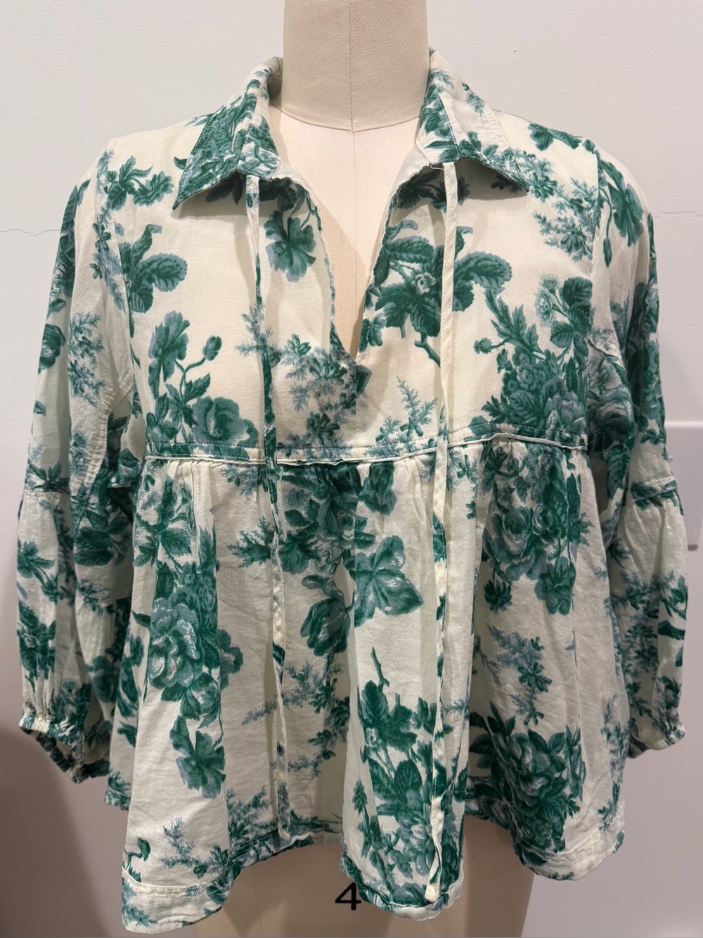 &Merci Women's Green Floral Peasant Top - Brand Unknown